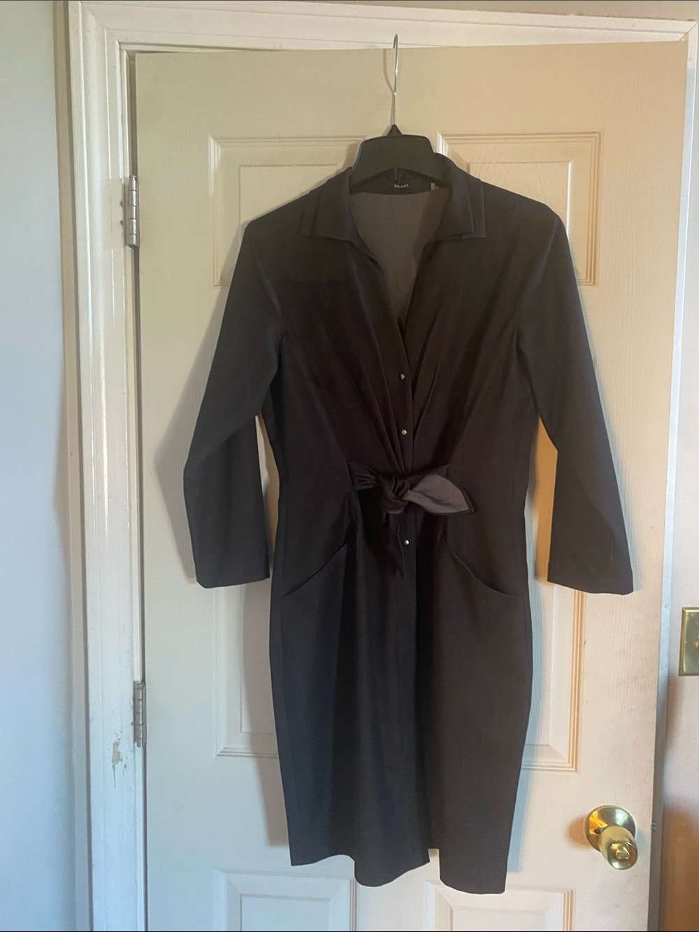 Tahari Black Long-Sleeve stretch material Tie-Waist Shirt Dress